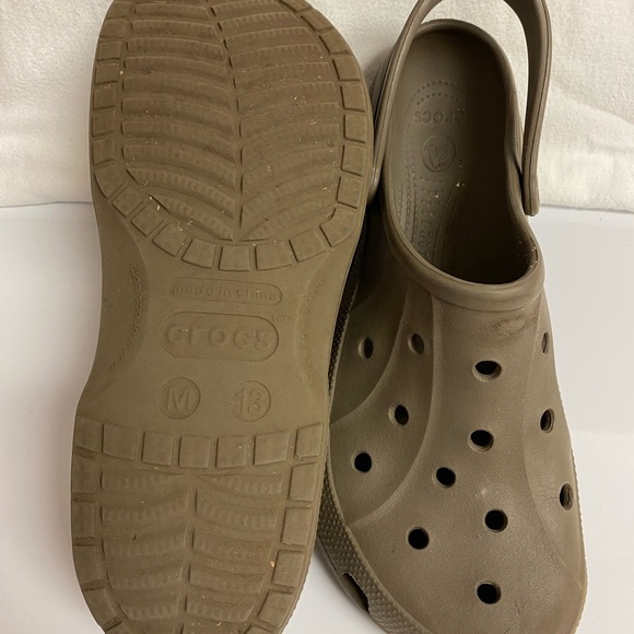 Men’s Iconic Comfort Crocs 🐊 - Picture 2 of 9